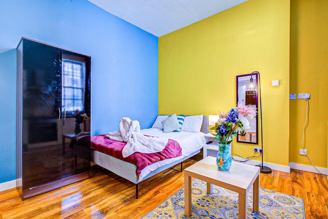 Studio With A Large Toilet And A Separate Room Budget Price Central לונדון מראה חיצוני תמונה